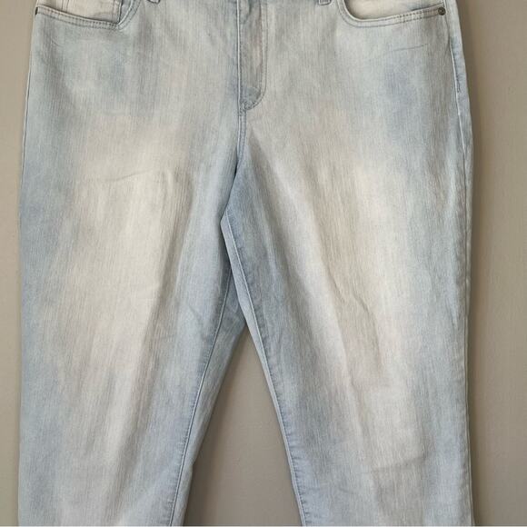 Nine West Light Wash Cropped Jean Capri Size 16 - Picture 10 of 13